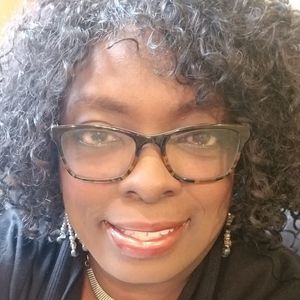 Meet your Posher, Kendra